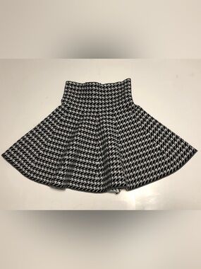 Preowned White Black Patterned Highwaist Skirt Size Small Women's Casual Wear